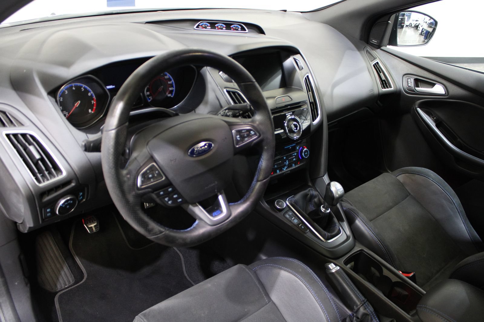 Used 2017 Ford Focus RS AWD/4WD image 23