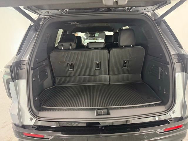 New 2026 Chevrolet Traverse High Country w/ LPO, Floor Liner Package image 8