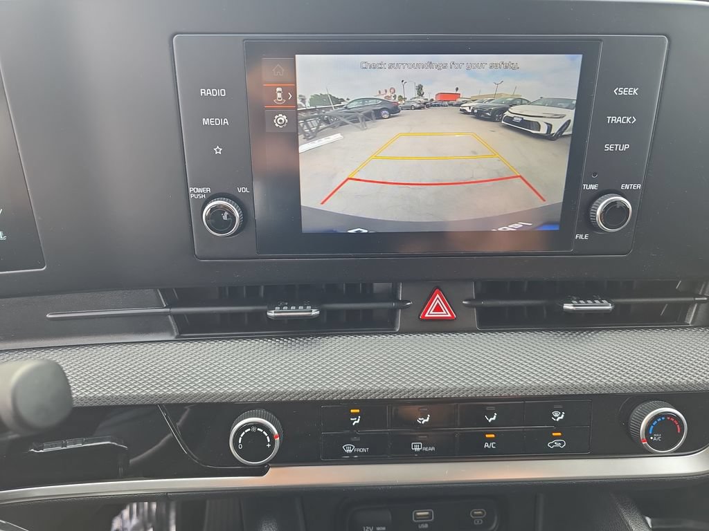 Used 2025 Kia Sportage LX FWD image 18