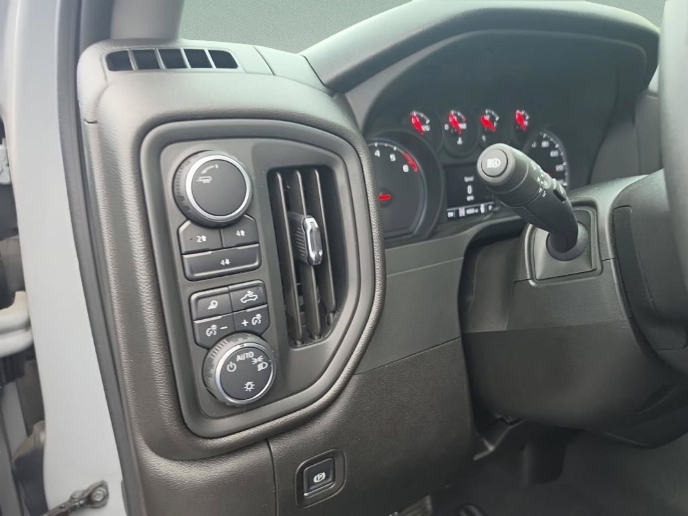 Used 2025 Chevrolet Silverado 2500 Custom w/ Custom Value Package AWD/4WD image 15