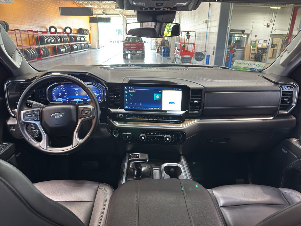 Used 2024 Chevrolet Silverado 1500 RST AWD/4WD image 18