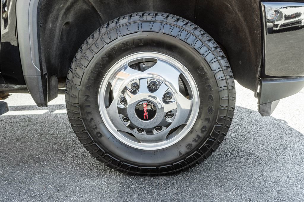 Used 2023 GMC Sierra 3500 Denali w/ Denali Ultimate Package AWD/4WD image 6