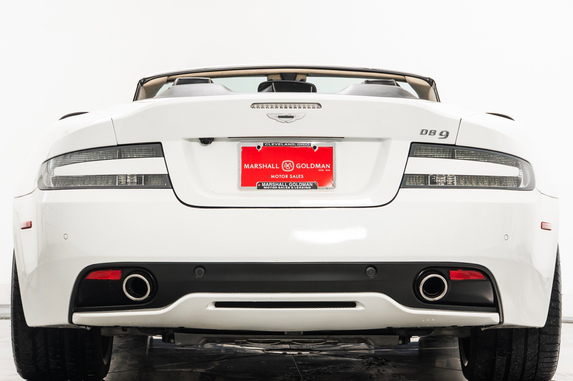 Used 2014 Aston Martin DB9 Volante image 8
