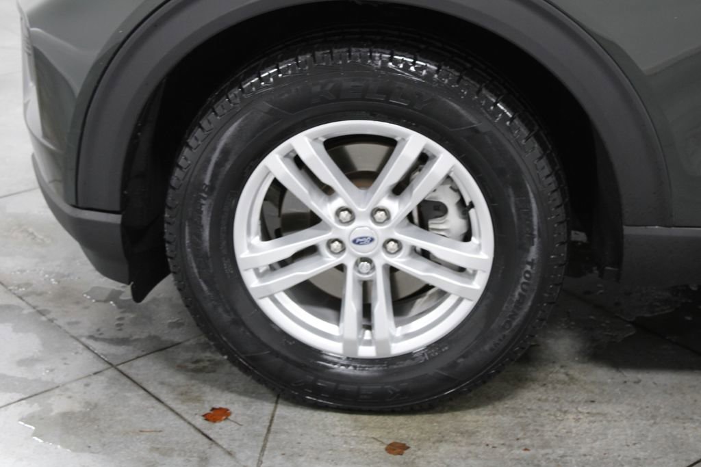 Used 2023 Ford Explorer XLT image 18