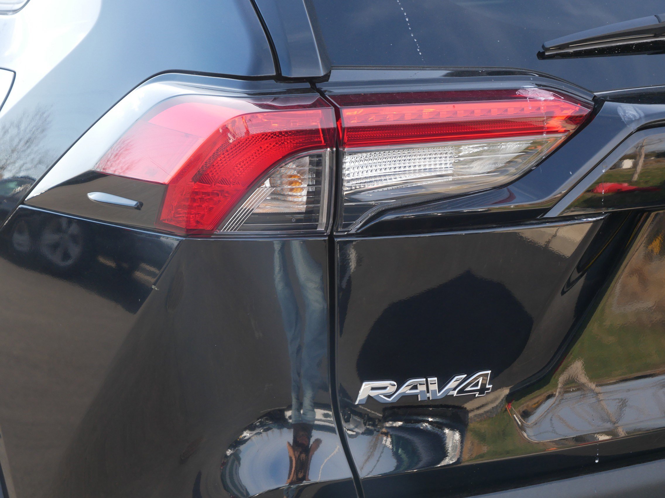 Used 2023 Toyota RAV4 LE AWD/4WD image 17
