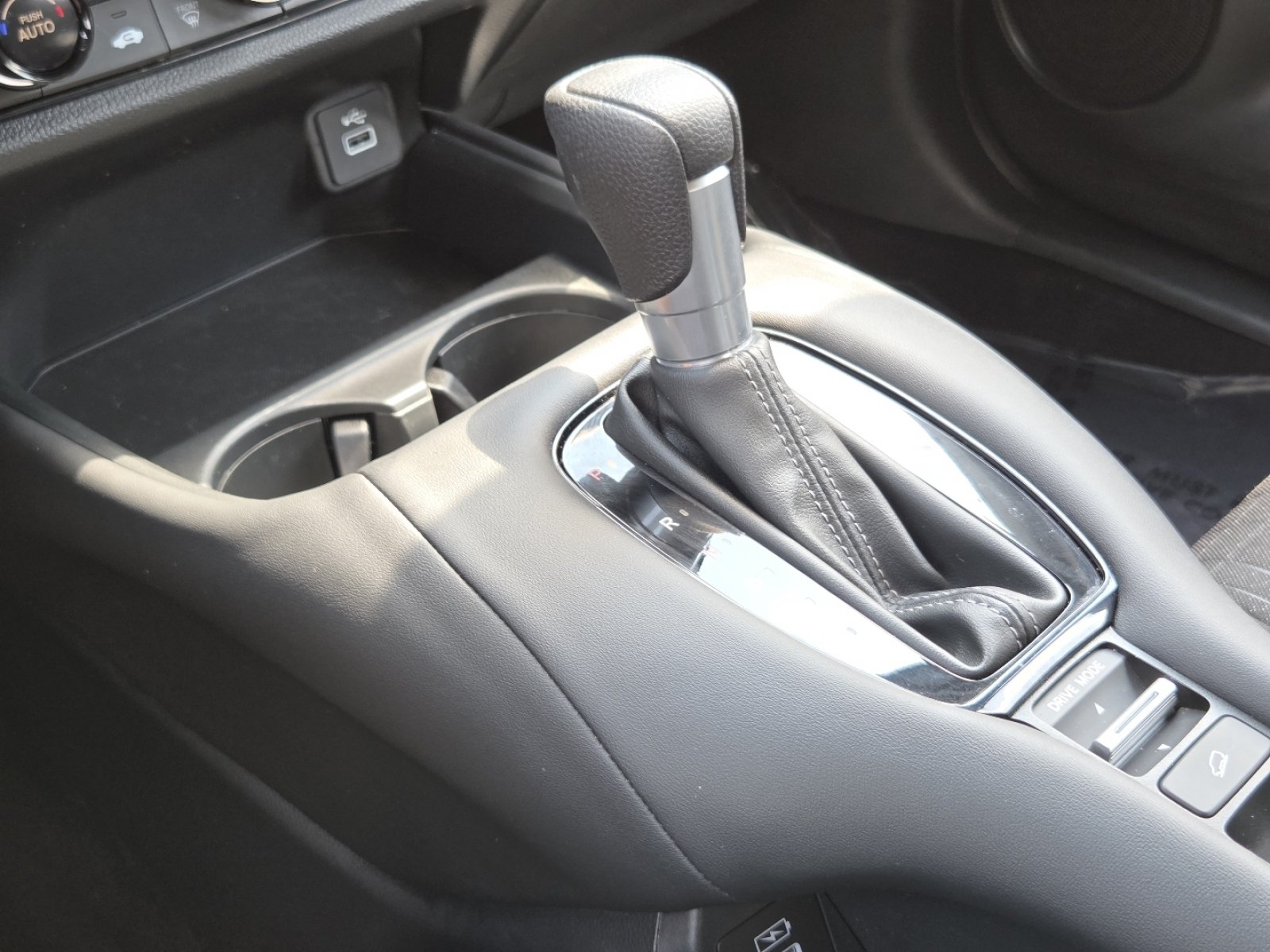Certified 2023 Honda HR-V LX image 30
