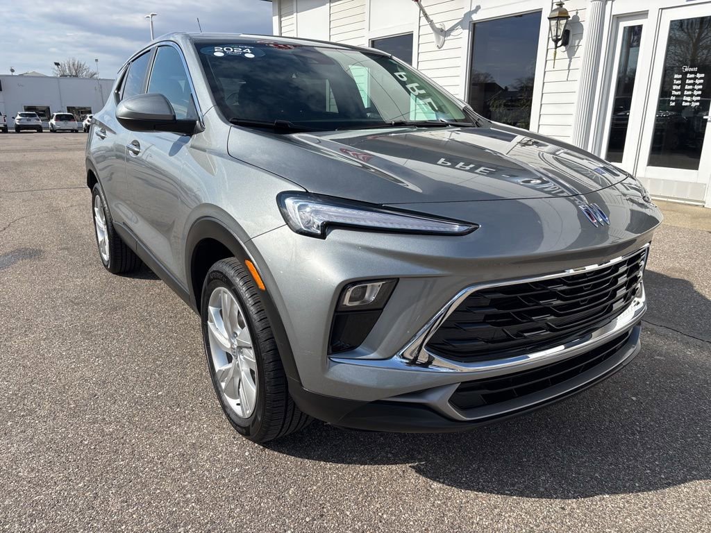 Used 2024 Buick Encore GX Preferred image 3