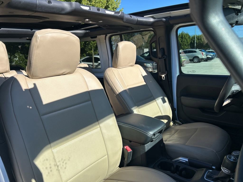 Used 2019 Jeep Wrangler Unlimited Sahara w/ Safety Group image 43