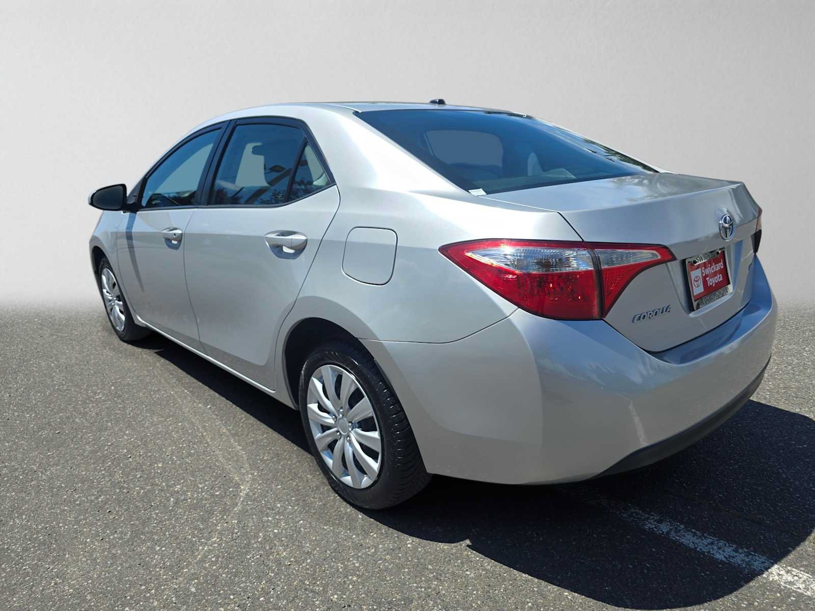 Used 2016 Toyota Corolla LE FWD image 5