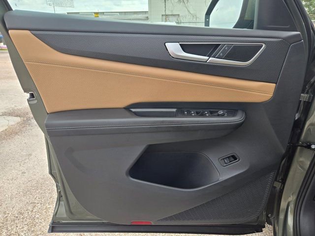 Used 2025 Volkswagen Atlas Cross Sport SEL image 13