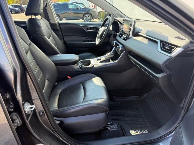 Used 2019 Toyota RAV4 XLE Premium w/ Cold Weather Package AWD/4WD image 29