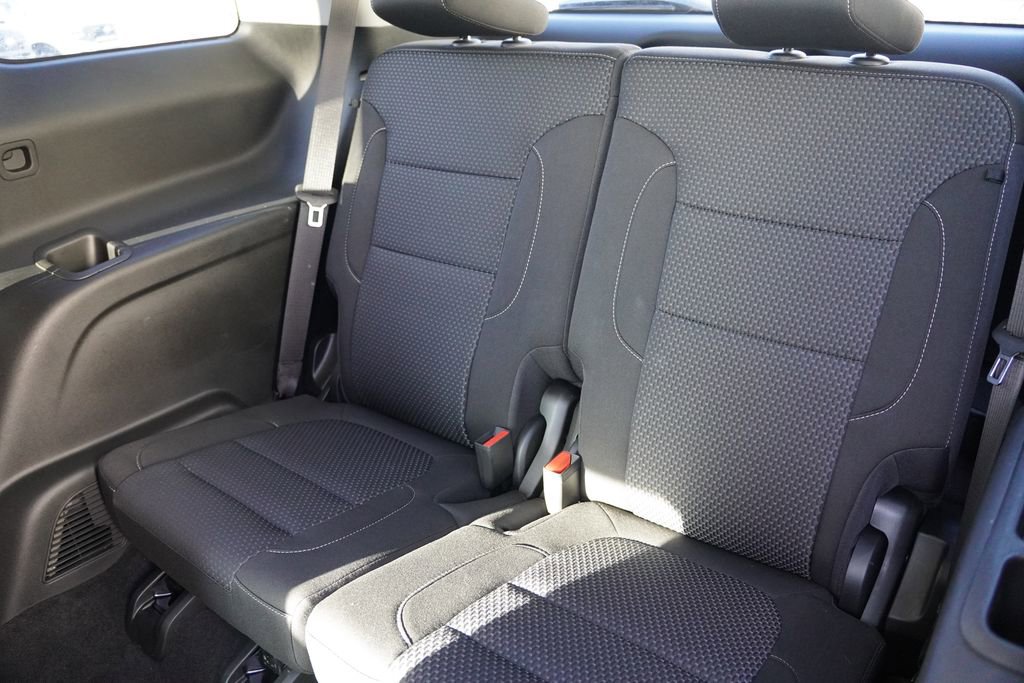 Certified 2023 GMC Acadia SLE w/ Driver Convenience Package image 18