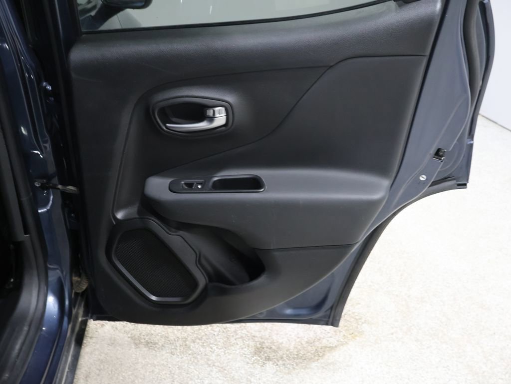 Used 2022 Jeep Renegade Altitude image 22