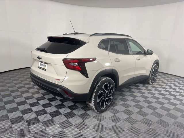 New 2026 Chevrolet Trax RS w/ Sunroof Package image 3