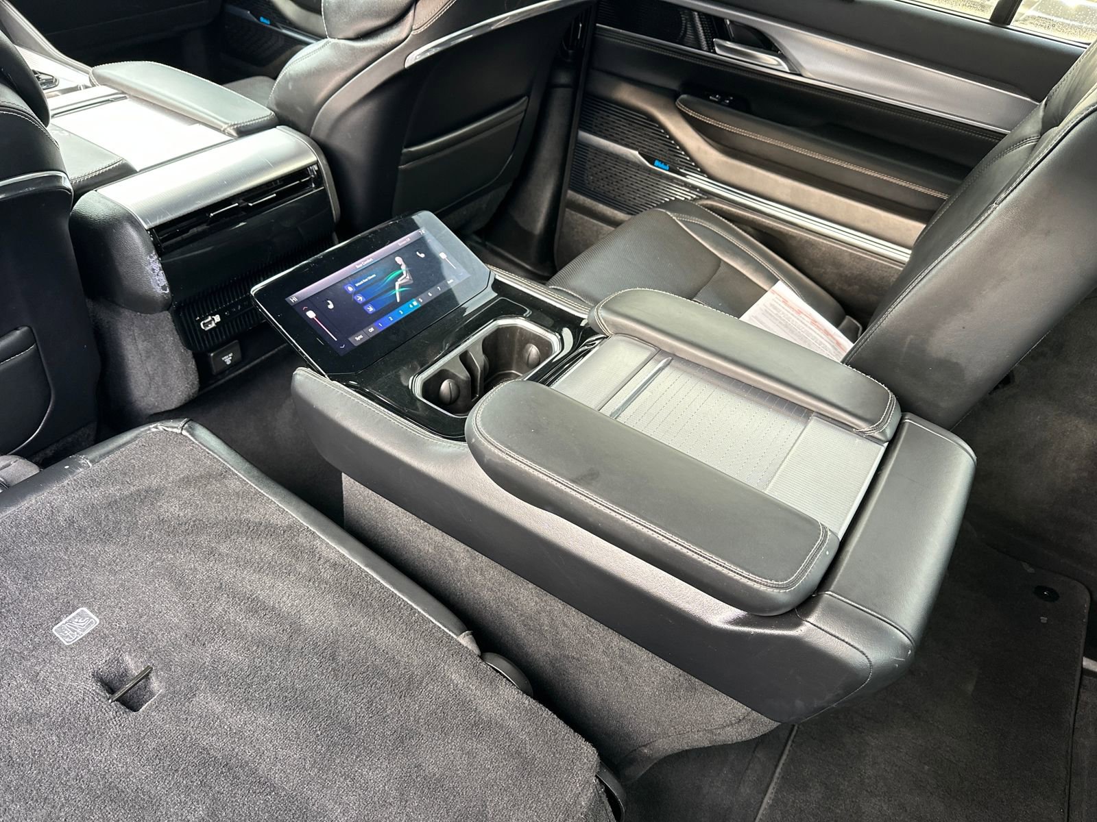 Used 2022 Jeep Grand Wagoneer Series I image 12