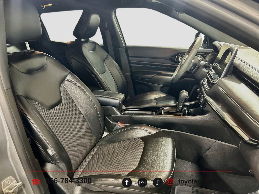 Used 2022 Jeep Compass Latitude FWD image 25