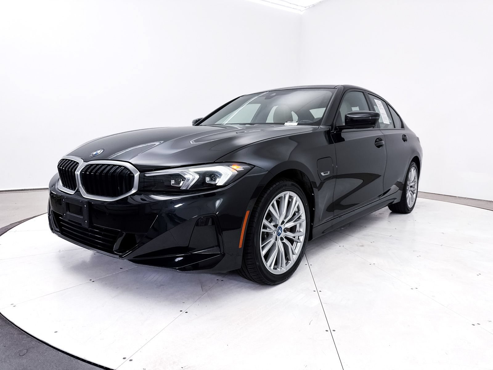 Used 2023 BMW 330e RWD image 15