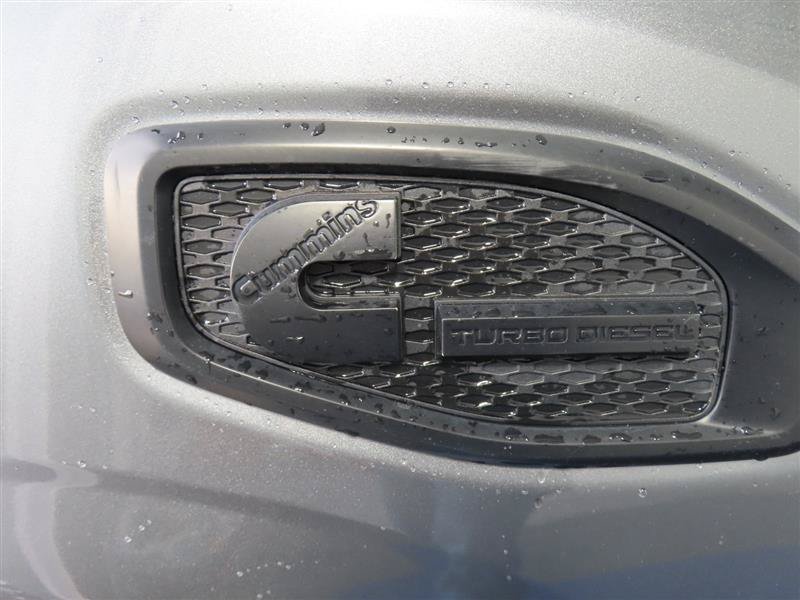 Used 2019 Nissan Titan SV w/ SV Convenience Package AWD/4WD image 15