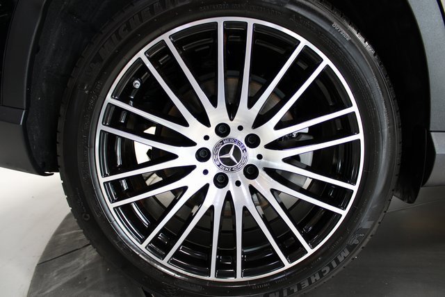 Used 2024 Mercedes-Benz GLC 300 image 35