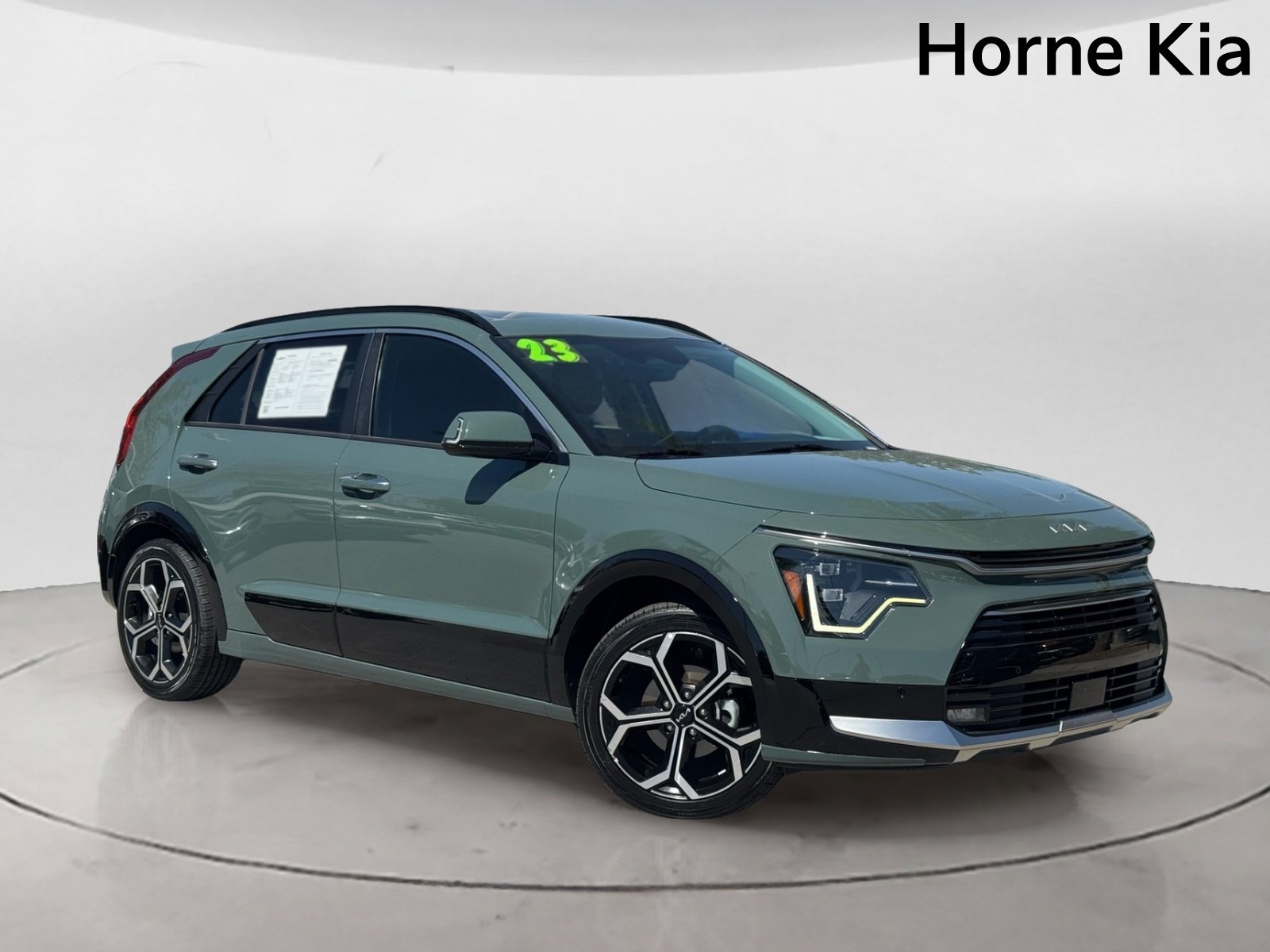 Certified 2023 Kia Niro SX Touring FWD image 2