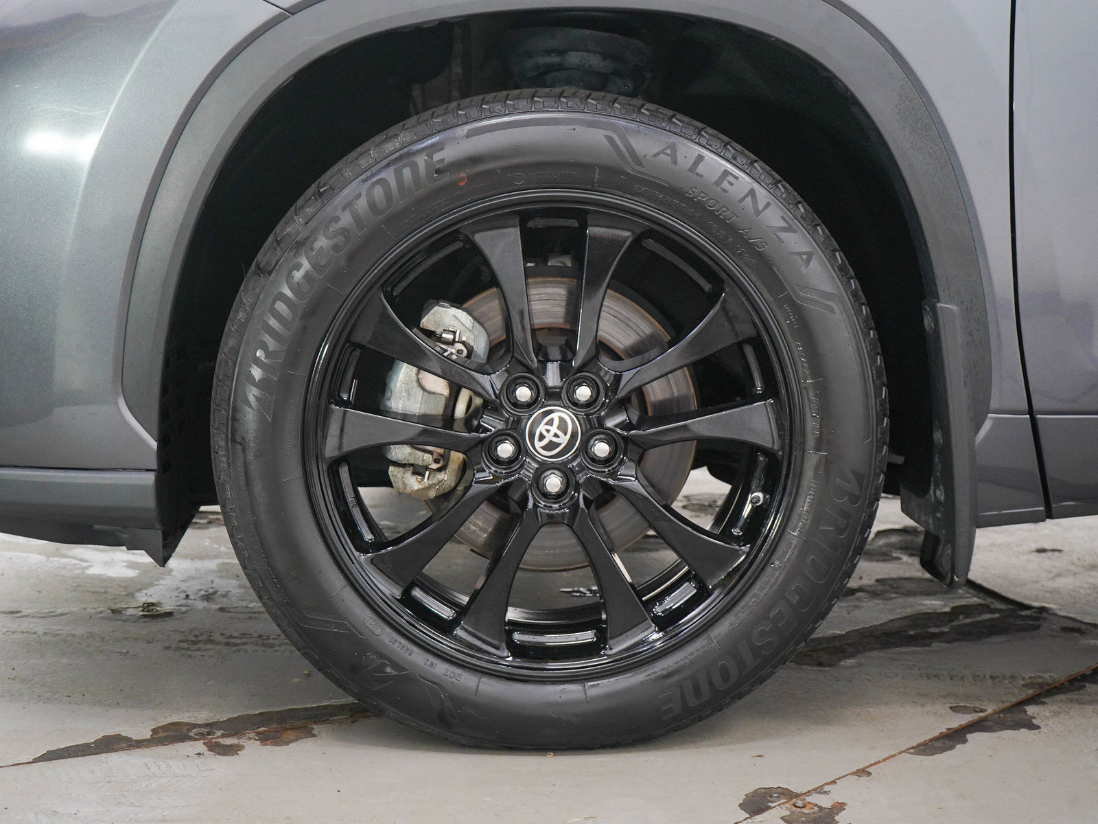 Used 2024 Toyota Highlander Limited AWD/4WD image 31
