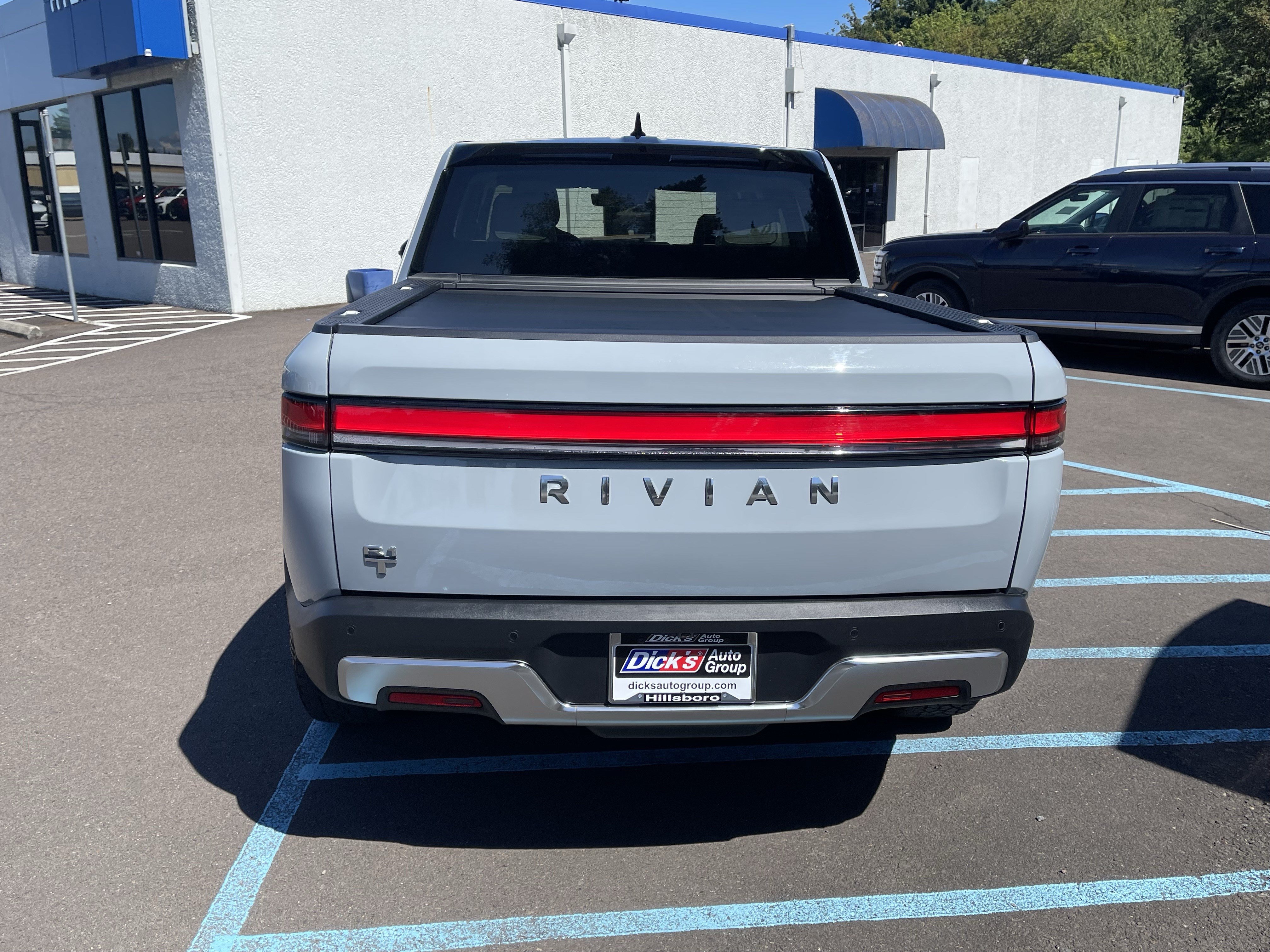 Used 2025 Rivian R1T Adventure AWD/4WD image 4