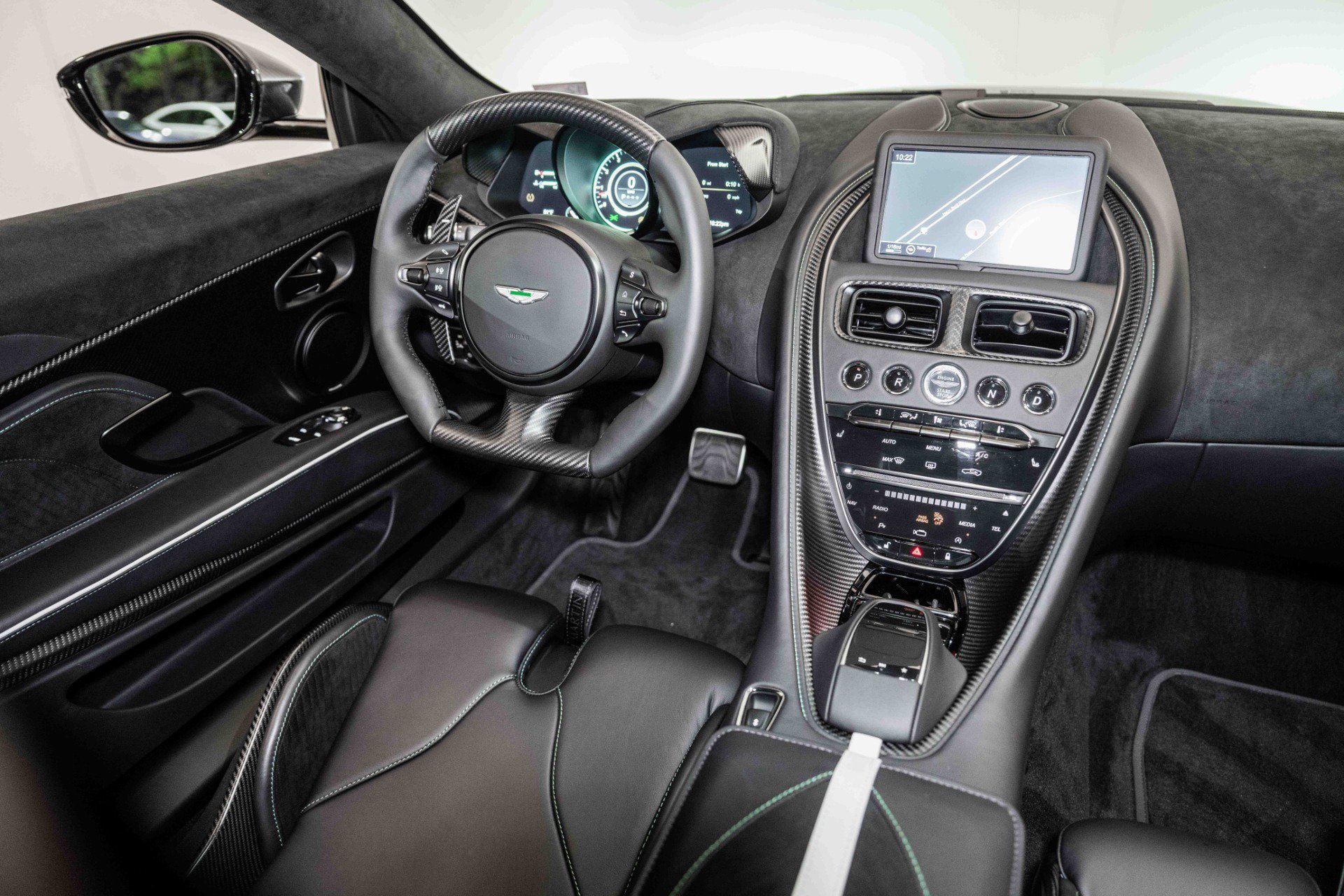 Used 2023 Aston Martin DBS Coupe RWD image 17