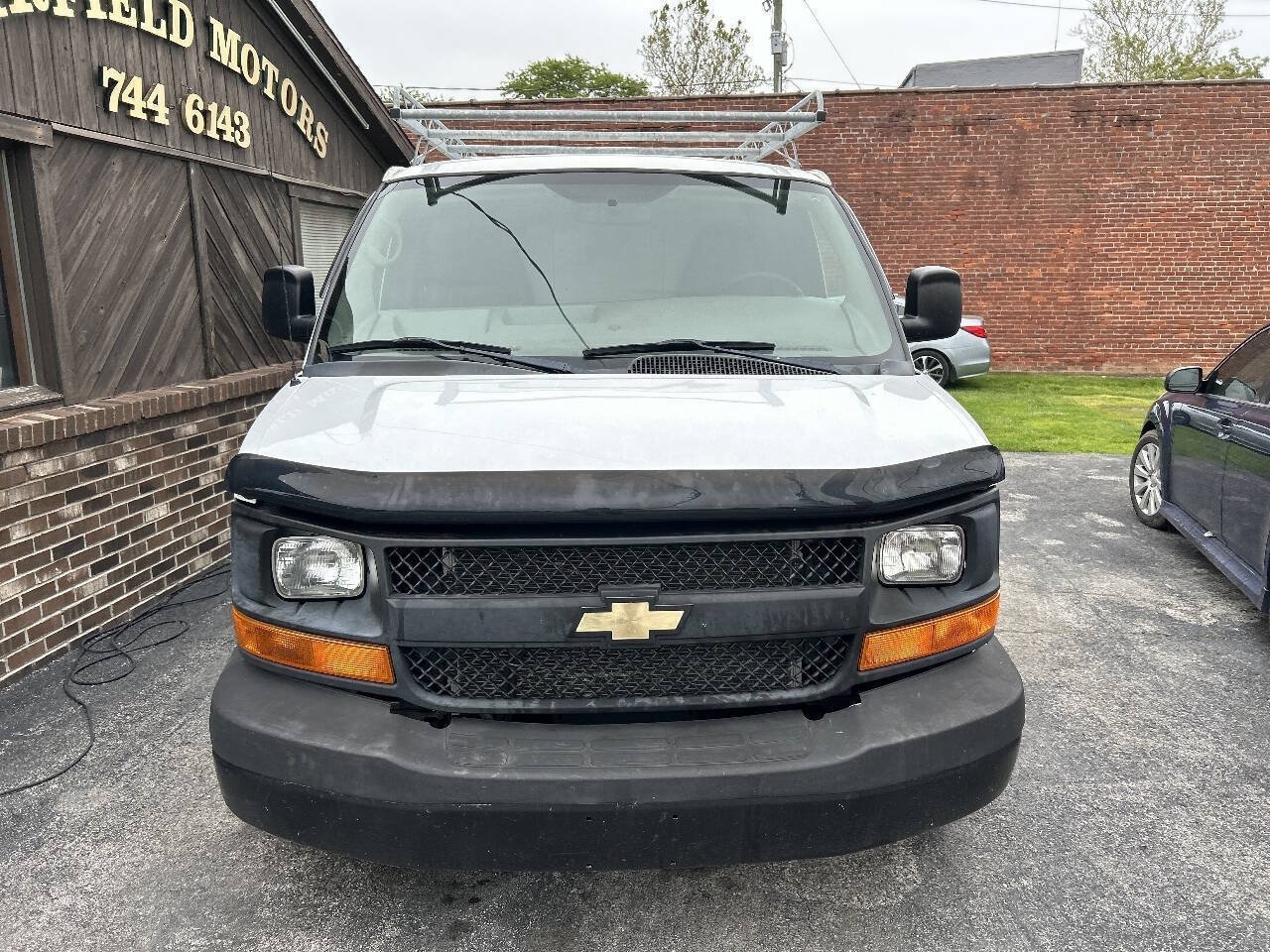 Used 2011 Chevrolet Express 2500 Extended RWD image 6