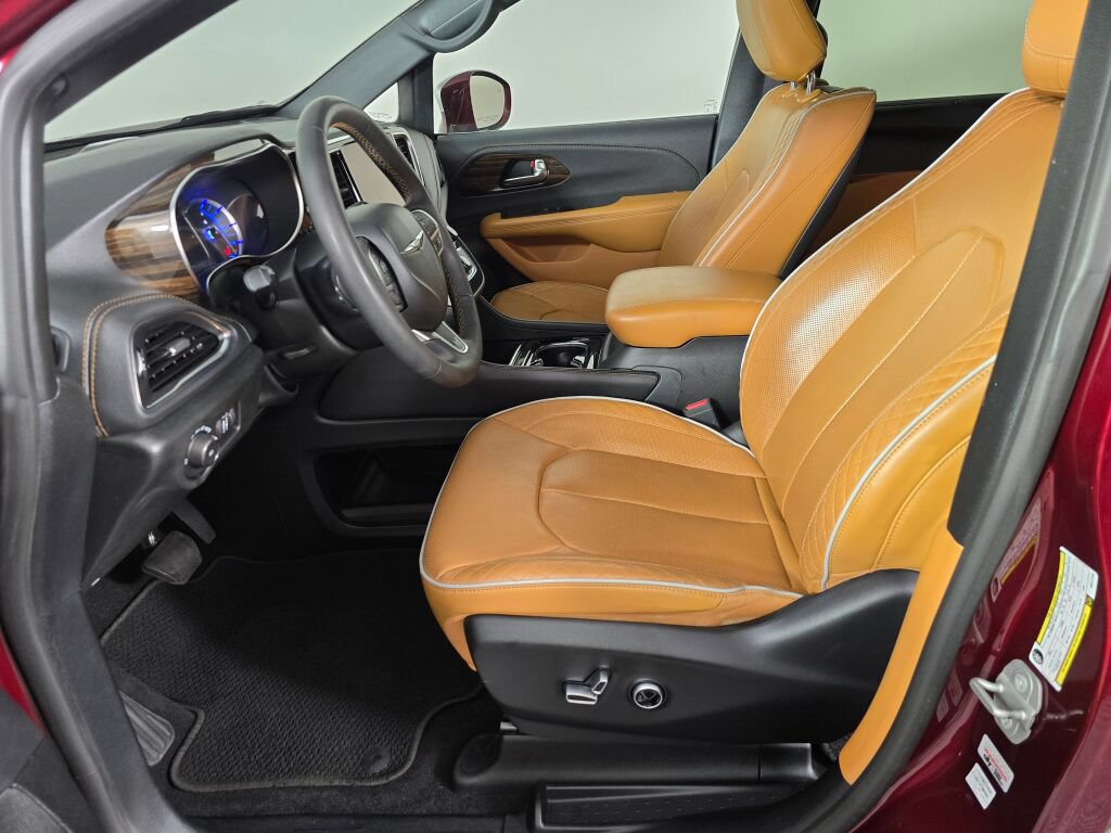 Used 2022 Chrysler Pacifica Pinnacle FWD image 13