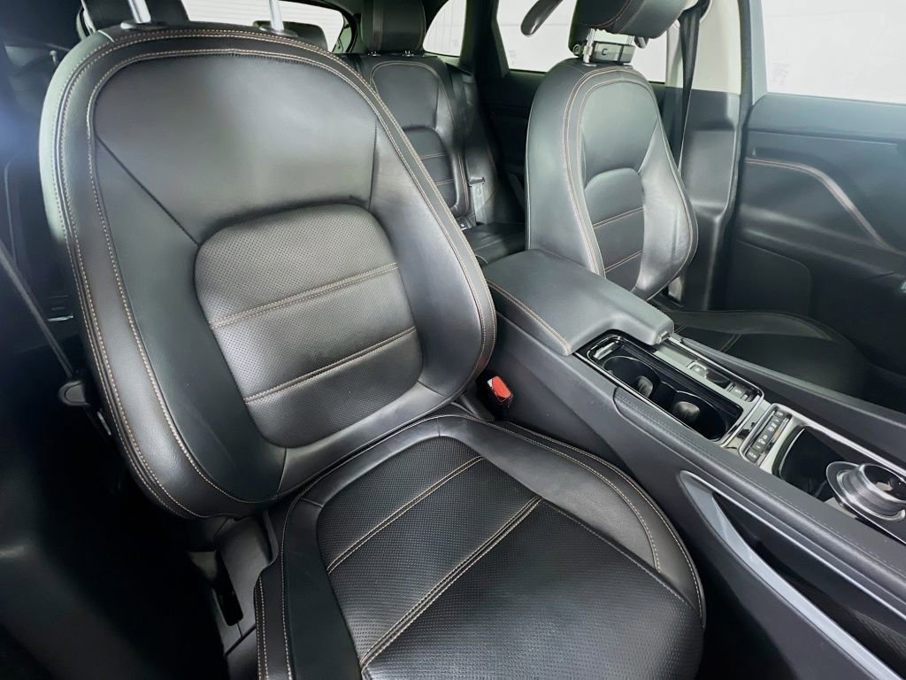 Used 2020 Jaguar F-PACE Prestige image 29