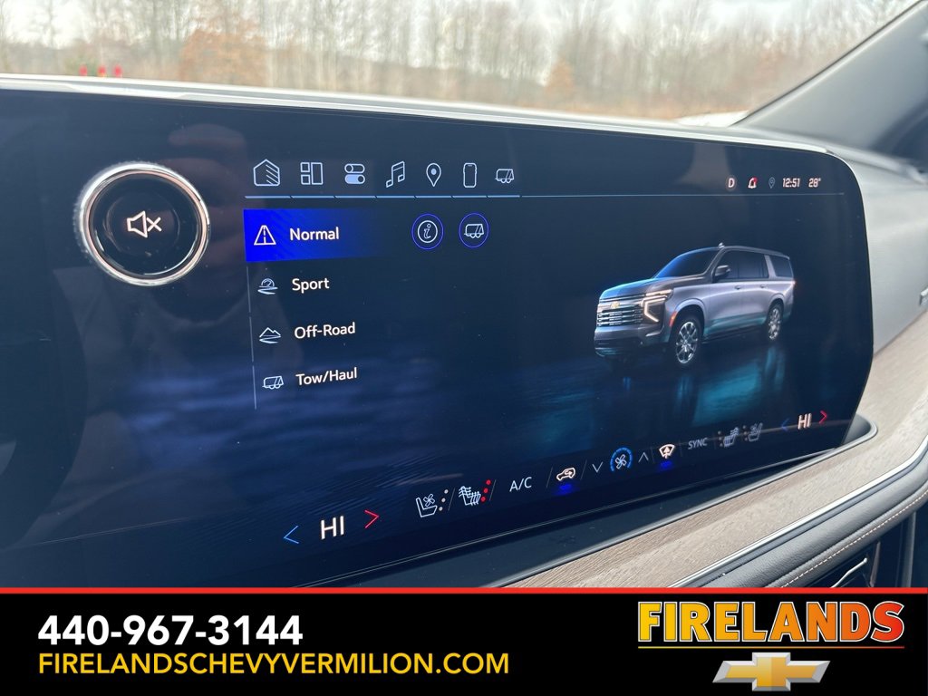 Used 2025 Chevrolet Suburban High Country image 23