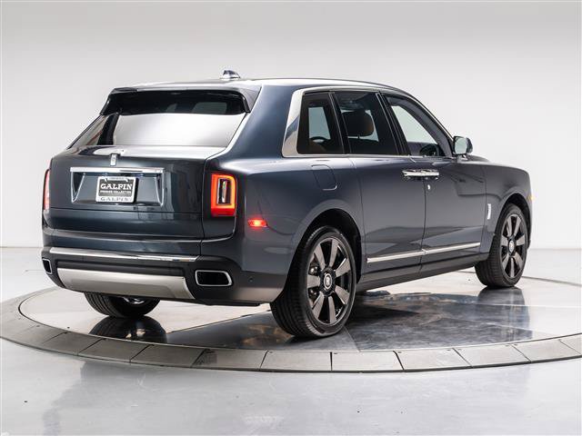 Used 2024 Rolls-Royce Cullinan AWD/4WD image 5