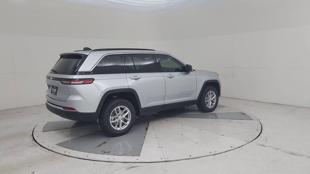 New 2025 Jeep Grand Cherokee Laredo X w/ Luxury Tech Group I image 15