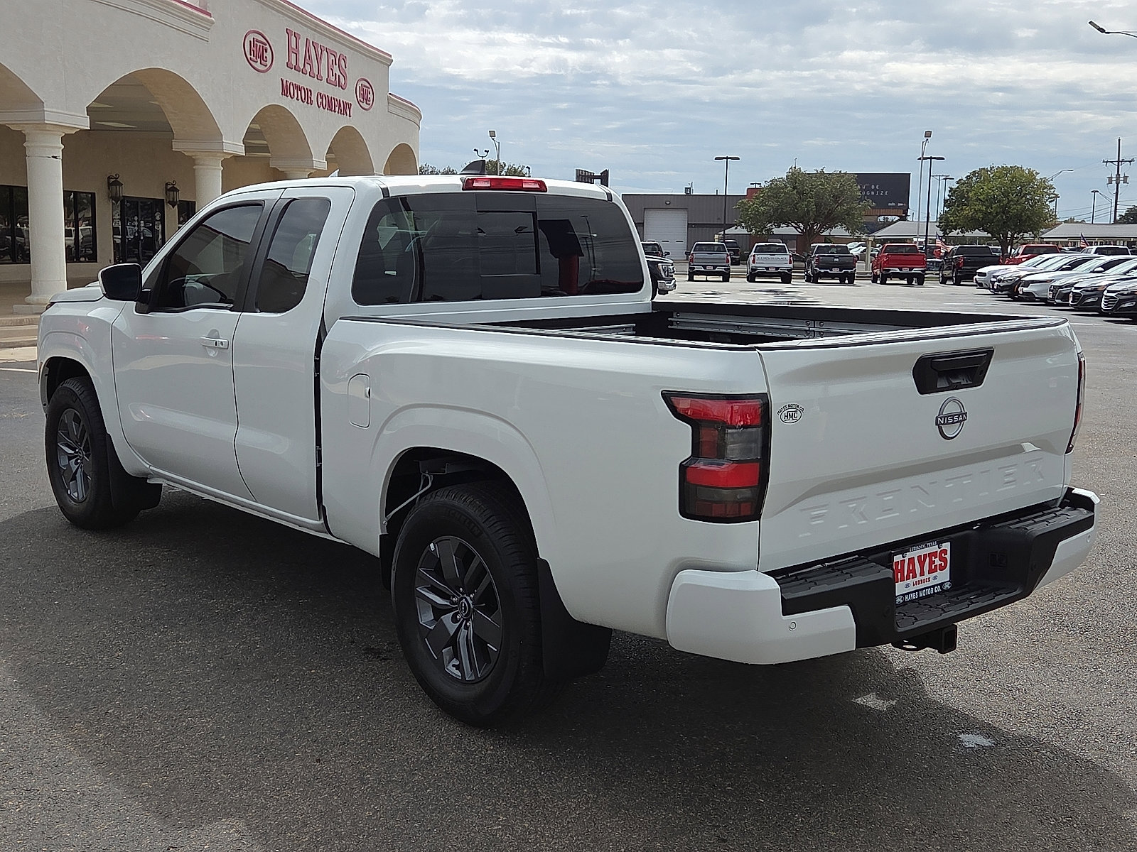 Used 2025 Nissan Frontier SV w/ SV Convenience Package image 3