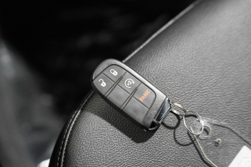 Certified 2025 Jeep Compass Limited AWD/4WD image 44