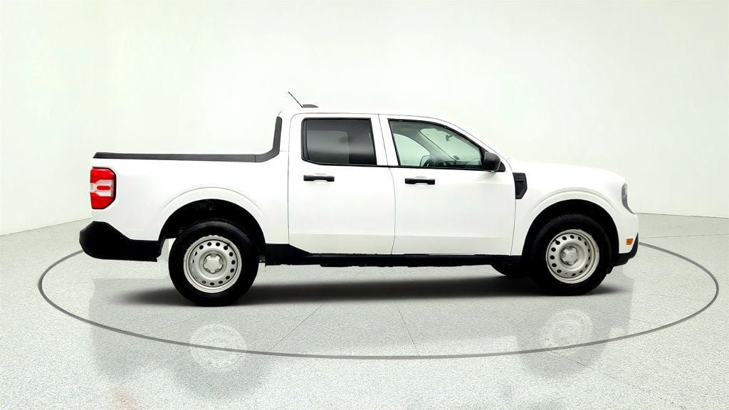 Used 2025 Ford Maverick XL FWD image 4