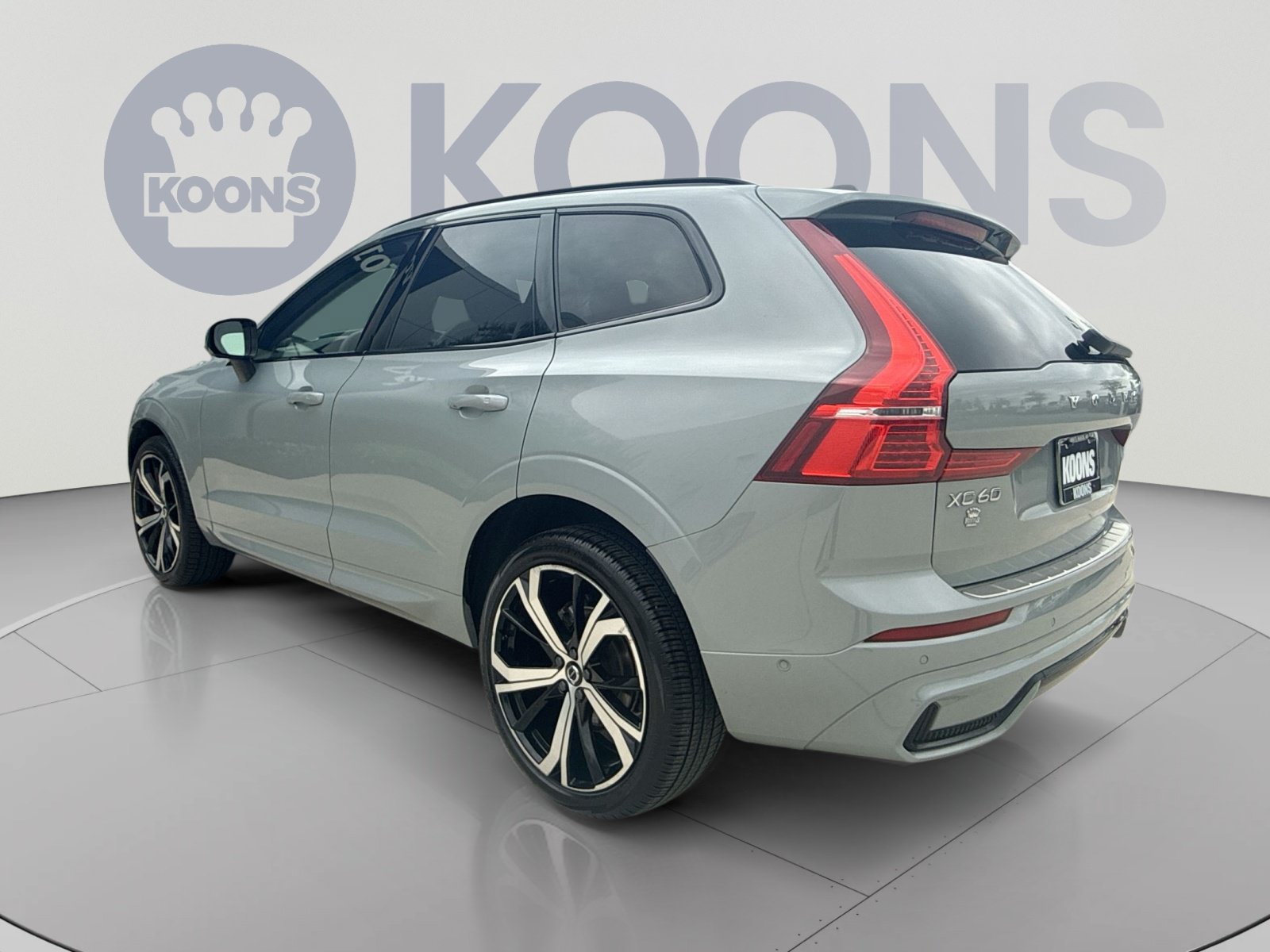 Certified 2024 Volvo XC60 B5 Ultimate w/ Protection Package Premier AWD/4WD image 4