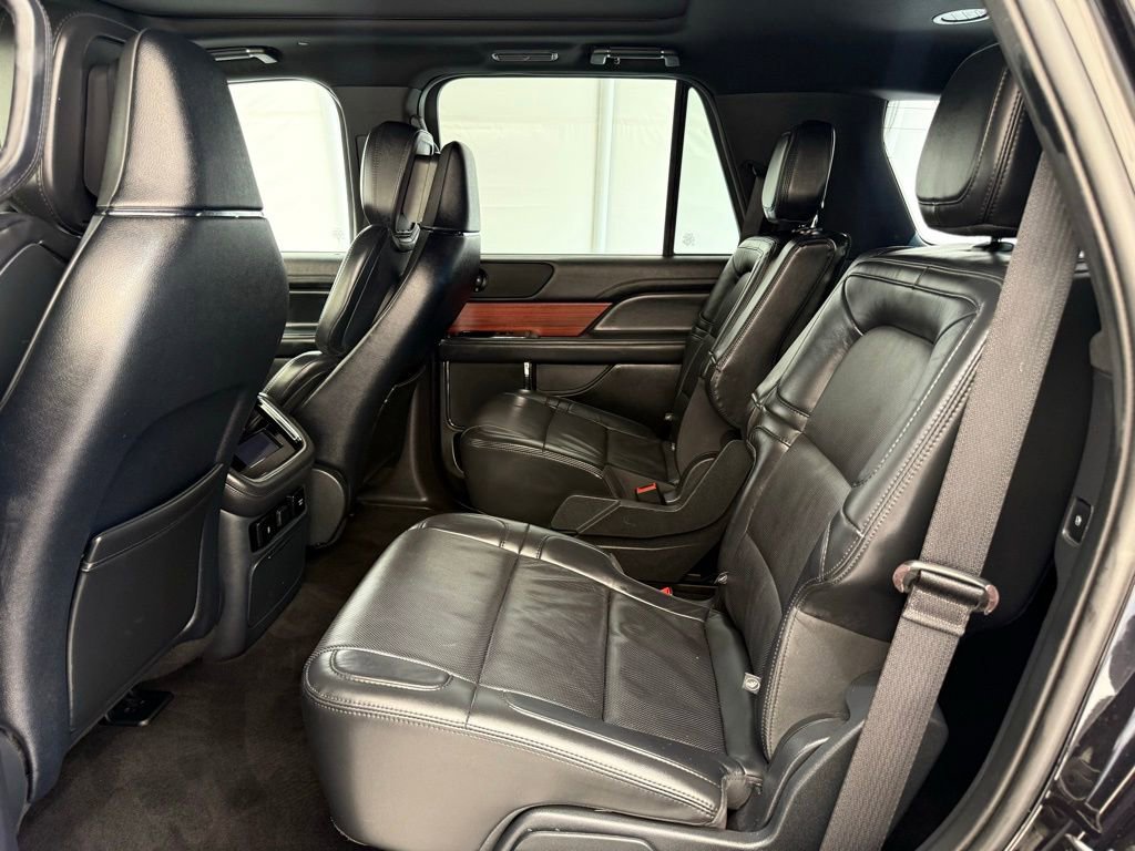 Used 2024 Lincoln Navigator Reserve image 17