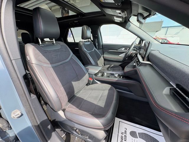 Used 2025 Ford Explorer ST image 32