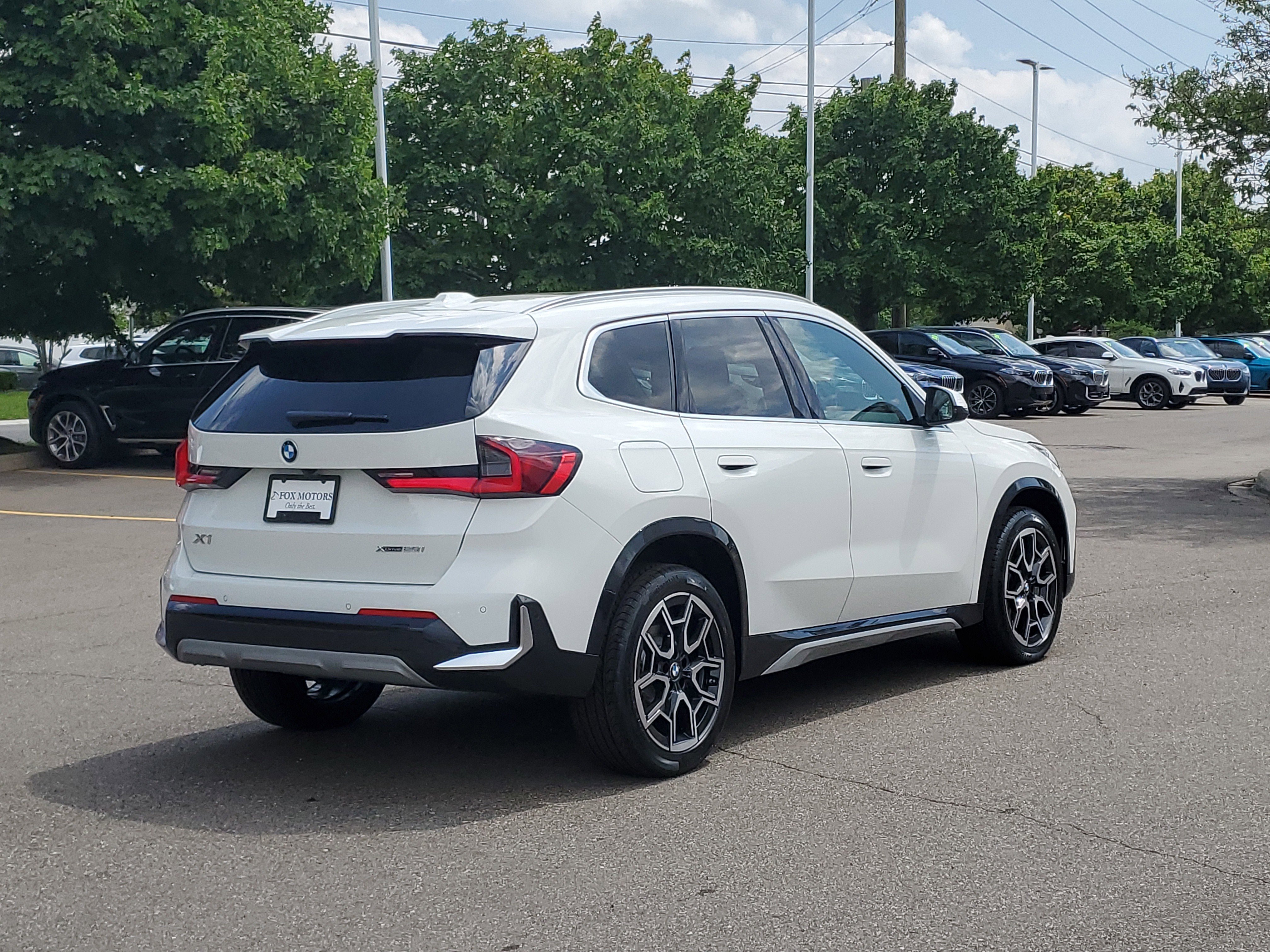 New 2026 BMW X1 xDrive28i w/ Technology Package AWD/4WD image 3