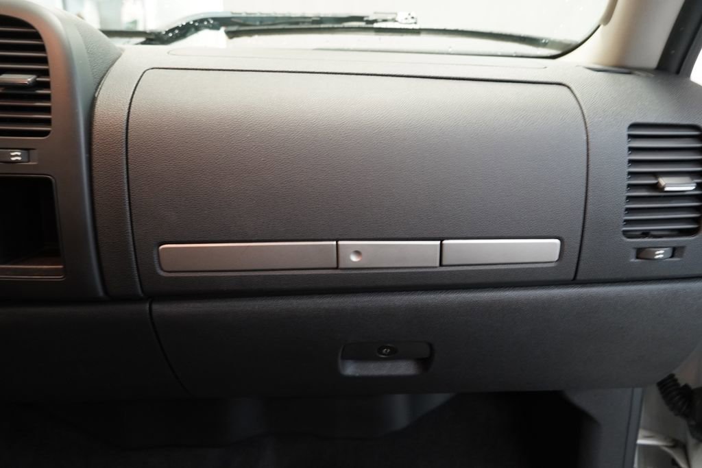 Used 2011 Chevrolet Silverado 1500 LT w/ All-Star Edition AWD/4WD image 33