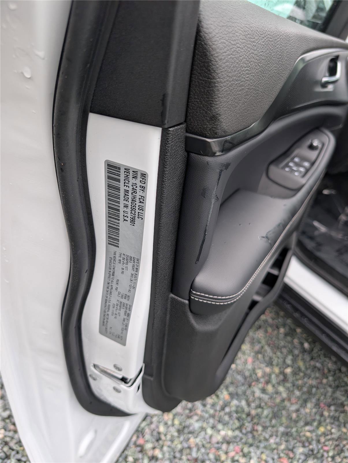 Used 2025 Jeep Grand Cherokee Altitude AWD/4WD image 16