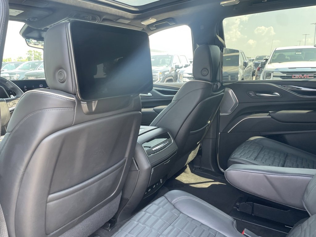 Used 2024 Cadillac Escalade V w/ LPO, ONYX Package image 27