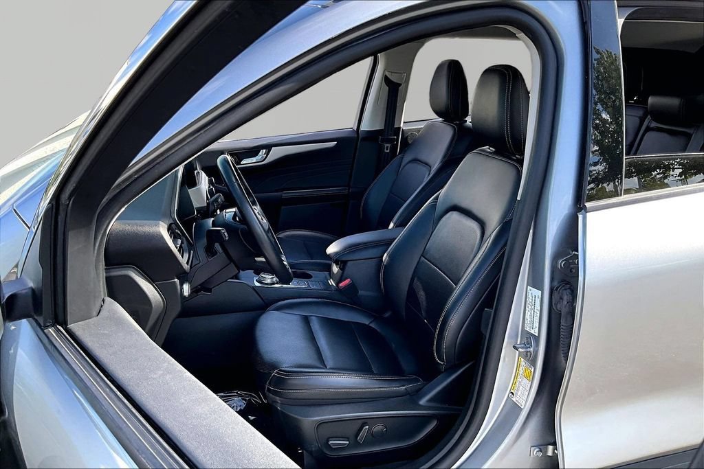 Used 2021 Ford Escape SEL w/ Technology Package AWD/4WD image 15