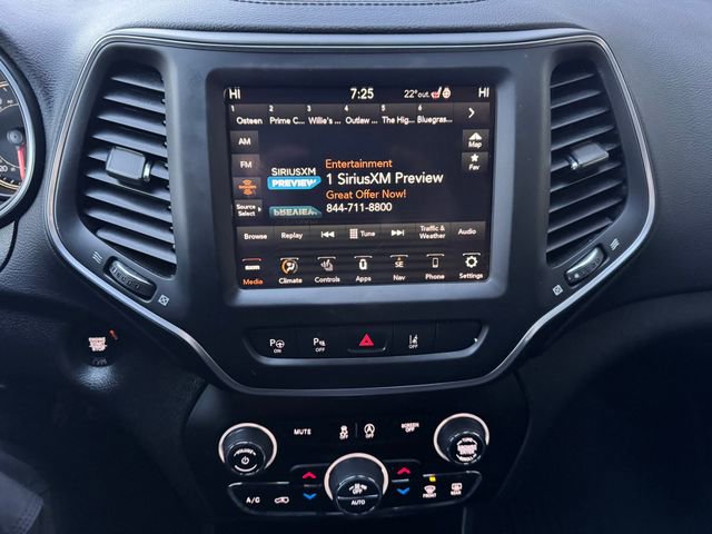 Used 2023 Jeep Cherokee Altitude Lux w/ Mopar Interior Package image 13