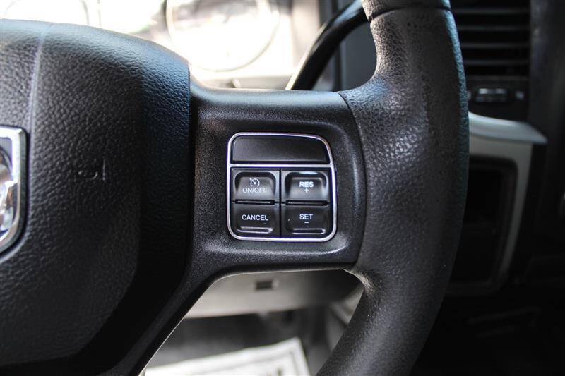 Used 2018 RAM 5500 4x4 Regular Cab image 16
