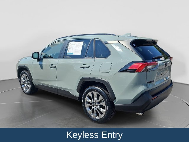 Used 2021 Toyota RAV4 XLE Premium FWD image 6