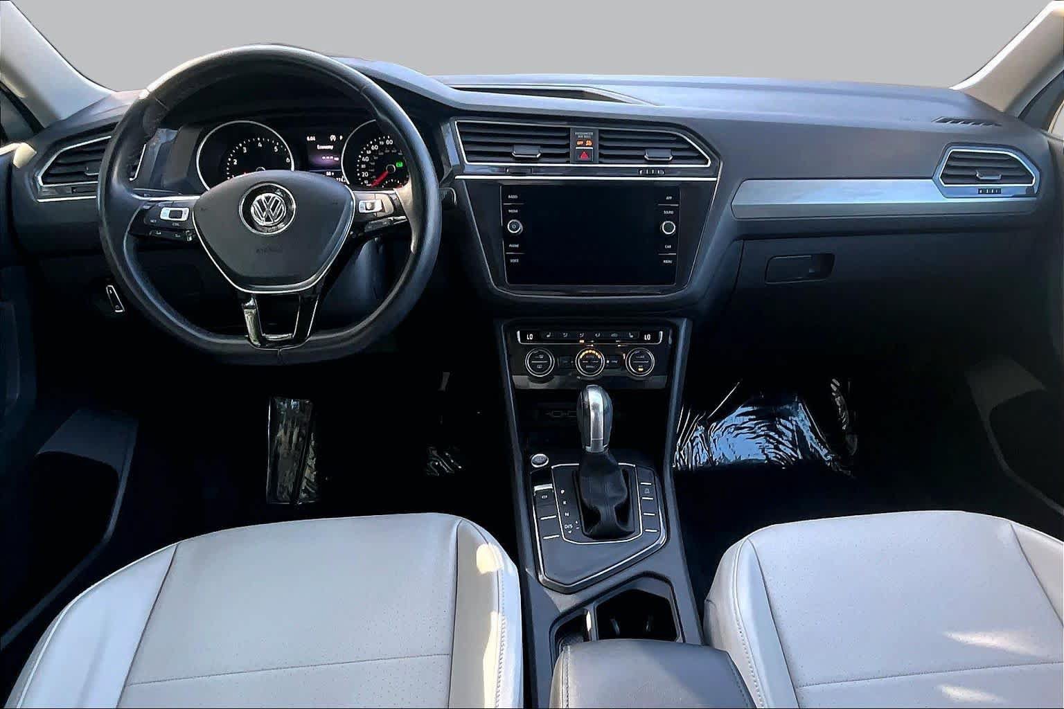 Used 2018 Volkswagen Tiguan SE FWD image 16