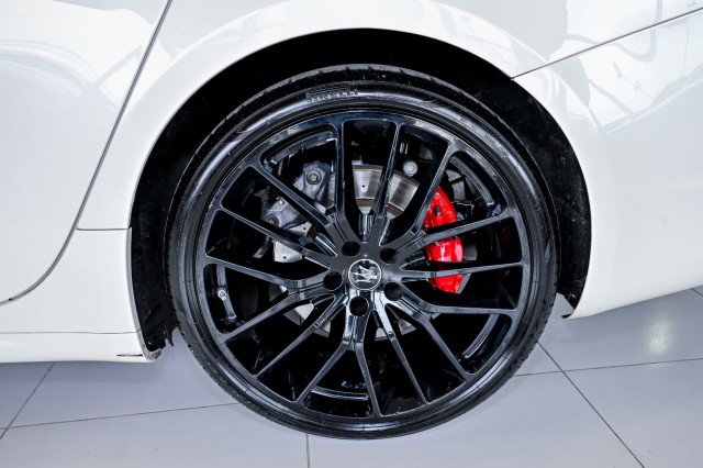 Used 2022 Maserati Ghibli Modena image 47