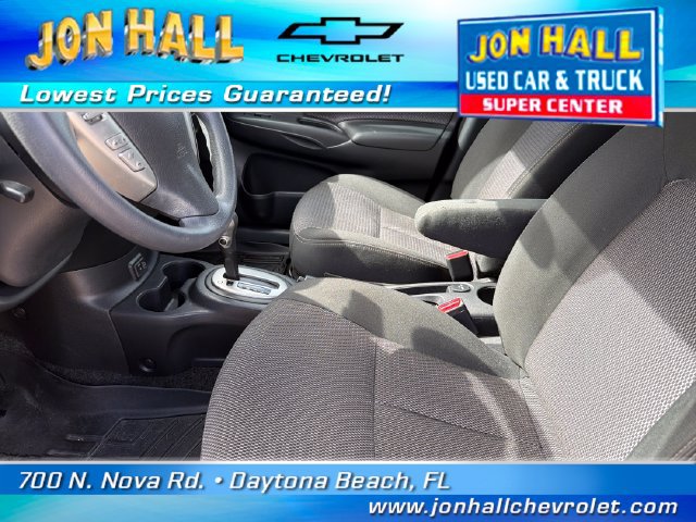 Used 2019 Nissan Versa SV FWD image 9